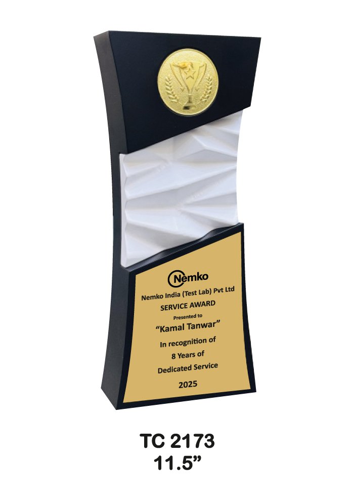 Corporate-Wooden-trophy-manufacturer-2173